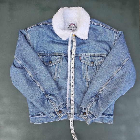 Levi's Light Blue Denim Jacket with White Sherpa Collar - Picture 1 of 9
